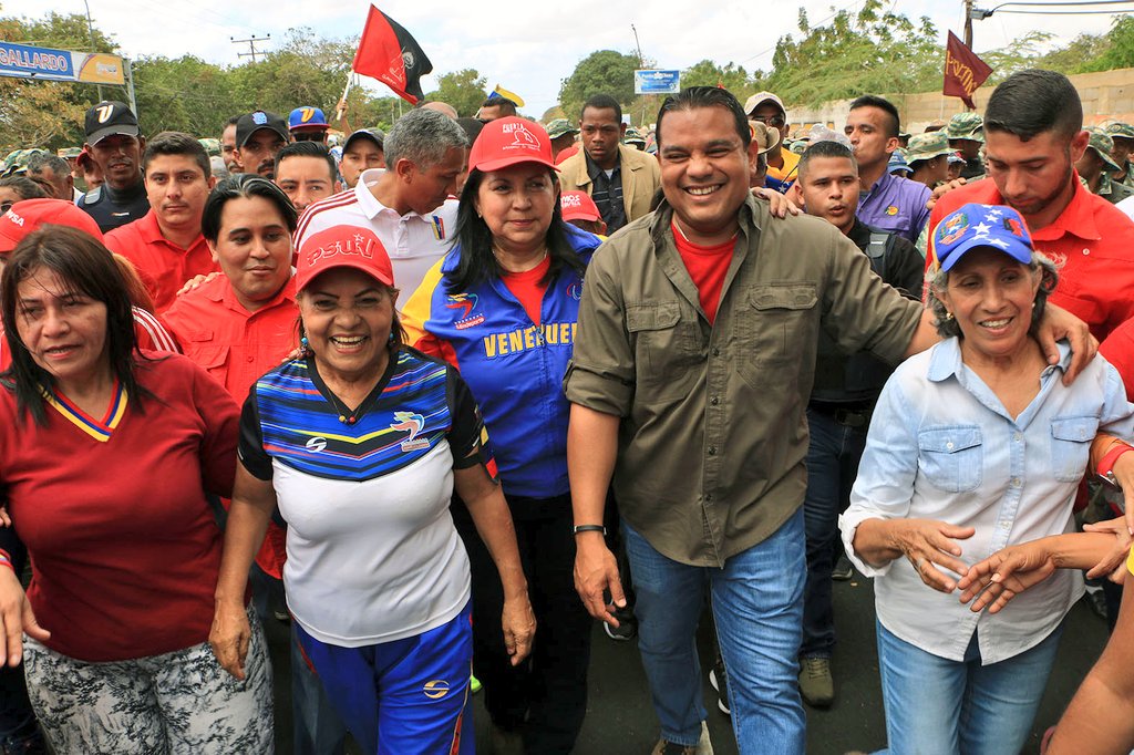 #23Feb Hermosa marcha la de hoy desde el estado Falcón junto a <a href="/vclarkb/">Víctor Clark Boscán</a> hoy nuestro pueblo demostró una vez más su amor a la patria y apoyo al Presidente Constitucional Nicolás Maduro. Venceremos! #YoSoyLealAMiPatria #VenezuelaEnDefensaDeLaPaz