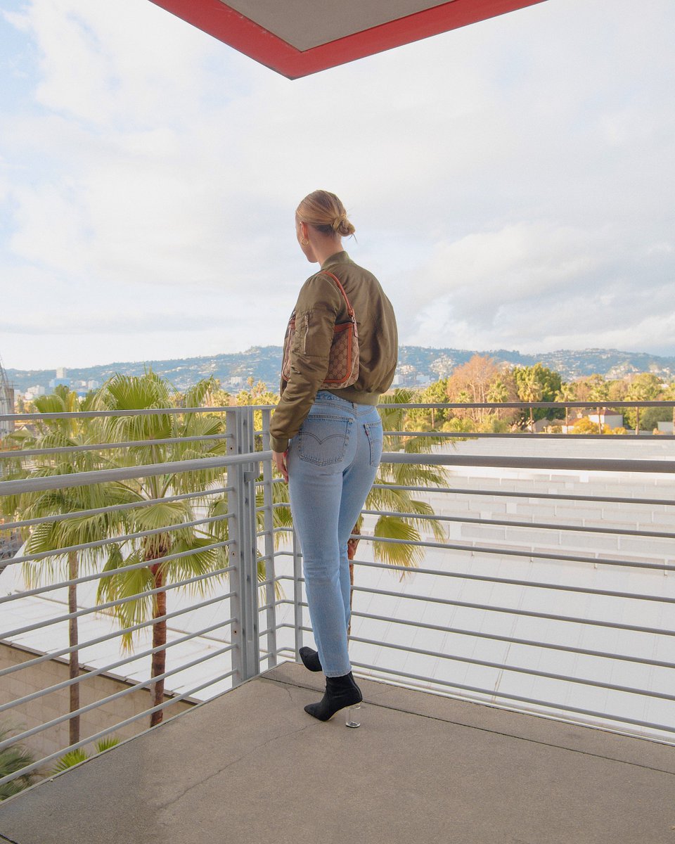 styleincali's tweet photo. New outfit post: https://t.co/P8N8VEzTWN @Topshop @shopredone #styleincali #styleblogger #la https://t.co/jLar6ubzsI