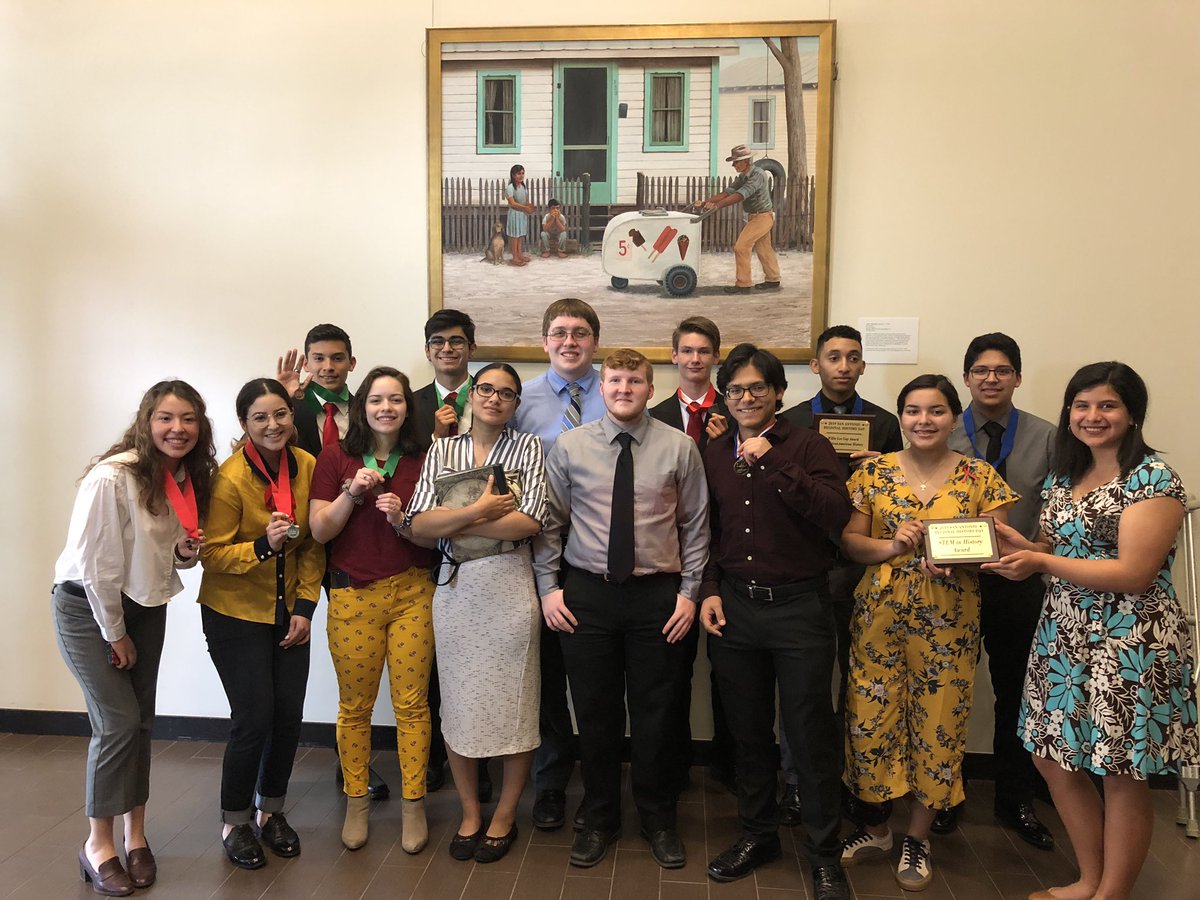 NISDJaySEA's tweet photo. Another amazing day!!! State qualifiers for History Fair! We are so proud of you! This Is John Jay Science and Engineering! Way to go! https://t.co/c2jAXdtsNK