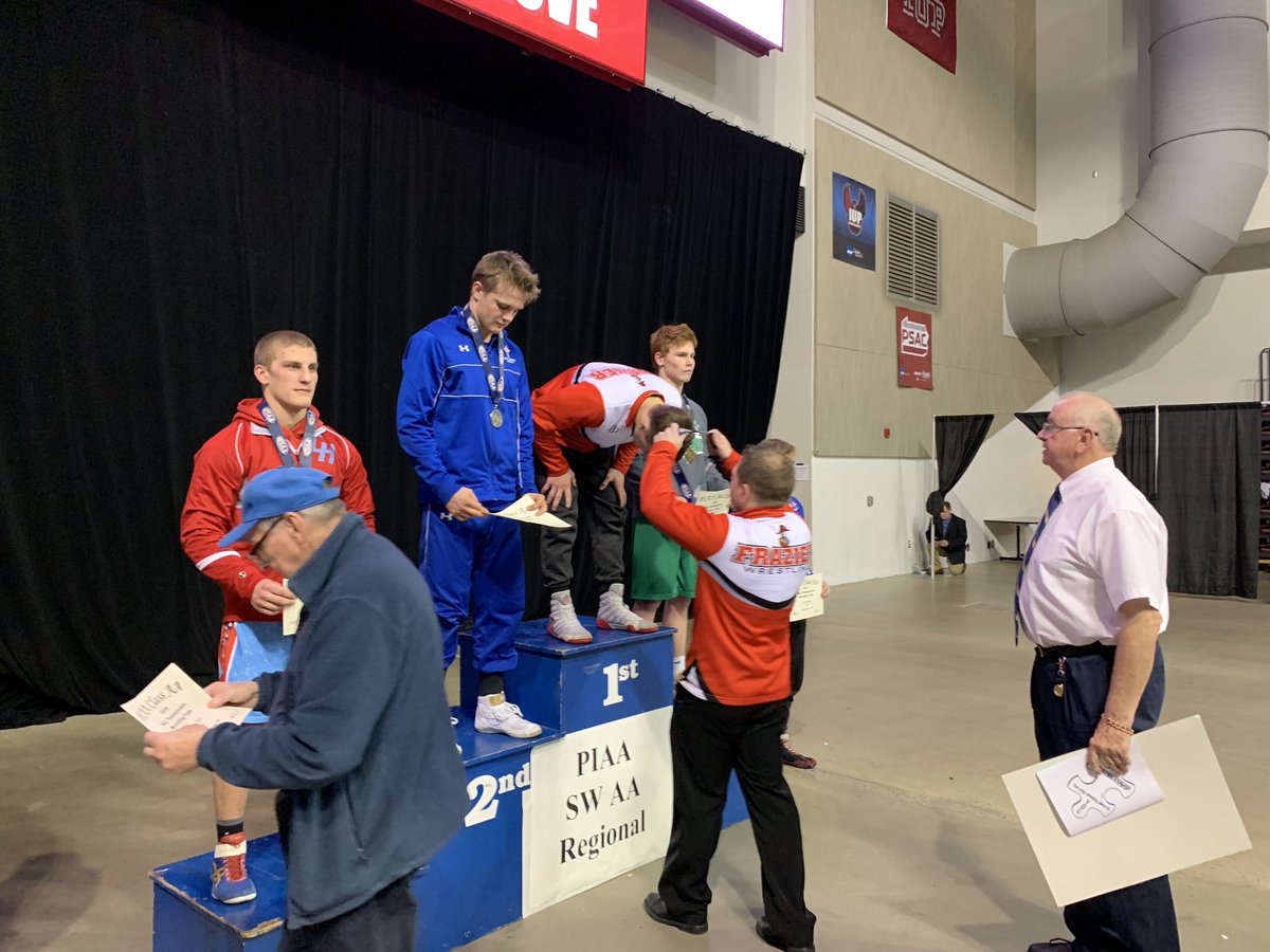 Dores_Athletics's tweet photo. Congrats again Thayne Lawrence...SW Regional Champion ...Proud of you!!! See You At Hershey!!!💪👊👏#FrazierPride #GoDores https://t.co/ouKdFRhCuA