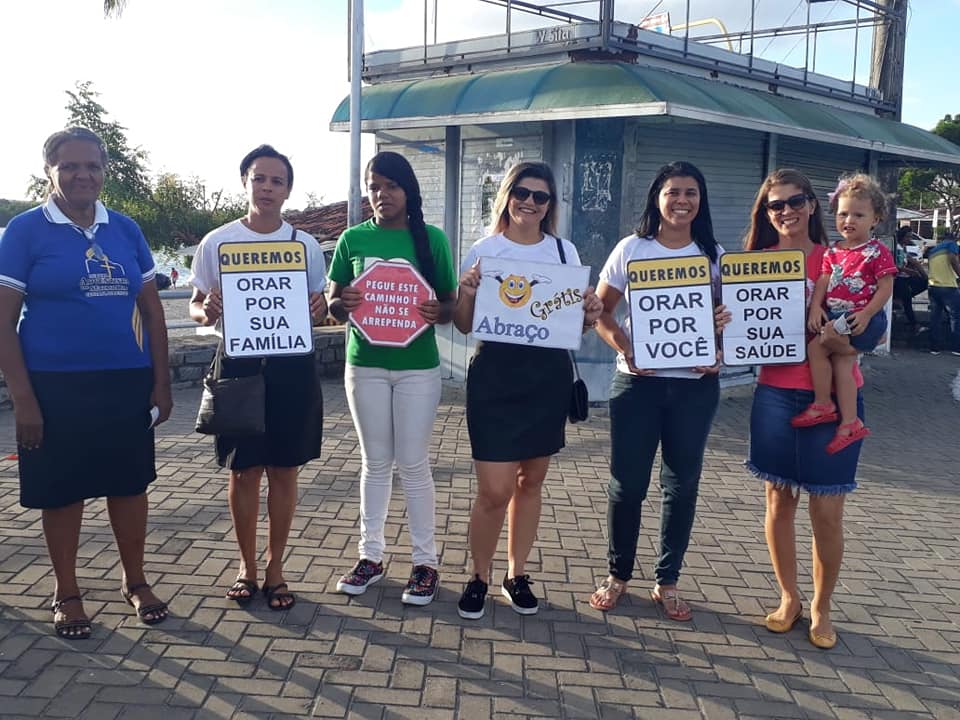 Samaraiaene's tweet photo. Toda a Comunhão deve nos levar ao cumprimento da Missão.
Depois de 10 Dias orando, + intensamente, saímos as ruas para levar esperança aos que sofrem. 

Comunhão, Relacionamento e Missão. https://t.co/GlS3GSM1Hh