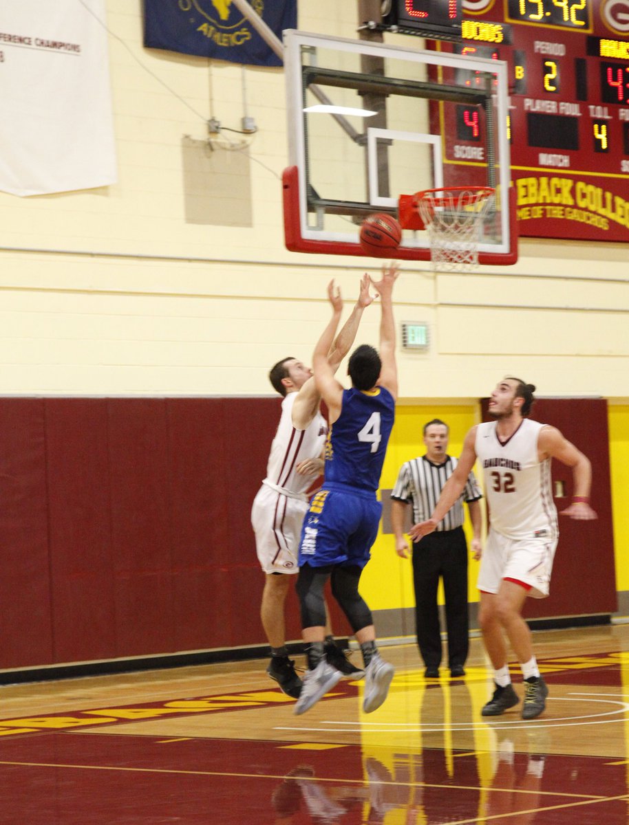 SCCHawksHoops's tweet photo. Congratulations to Paulo Araujo and Tyler Goodlow for being selected 1st Team All OEC. Great season and now on to the California State Playoffs. Go Hawks!! Details will be announced on Monday morning. #SCCHawks #SCCBasketball https://t.co/XYQVpOlJFl