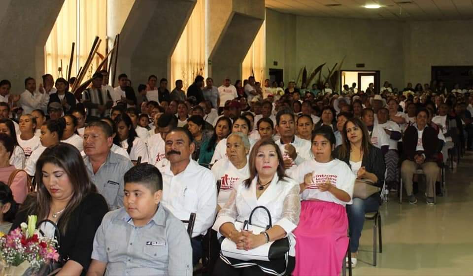 rigofuentes's tweet photo. Mi reconocimiento a @GracielaFdz19, Diputada por el distrito local VII de #Coahuila, quien ha dado cumplimiento a la primer exigencia de l@s ciudadan@s, regresar al distrito para informar sobre los resultados de su trabajo al interior de la @LXICongresoCoah. https://t.co/NyqFN5PteY