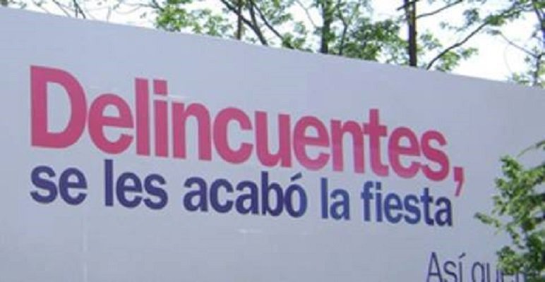 El NAZI TRAIDOR a la PATRIA <a href="/Luis_Delia/">Luis D'Elia</a> Finalmente regresa a la JAULA de la CÁRCEL de donde NUNCA debería haber SALIDO, mi pregunta es si el OBESO AFEMINADO ya comenzó a LLORIQUEAR como una MARICONA???