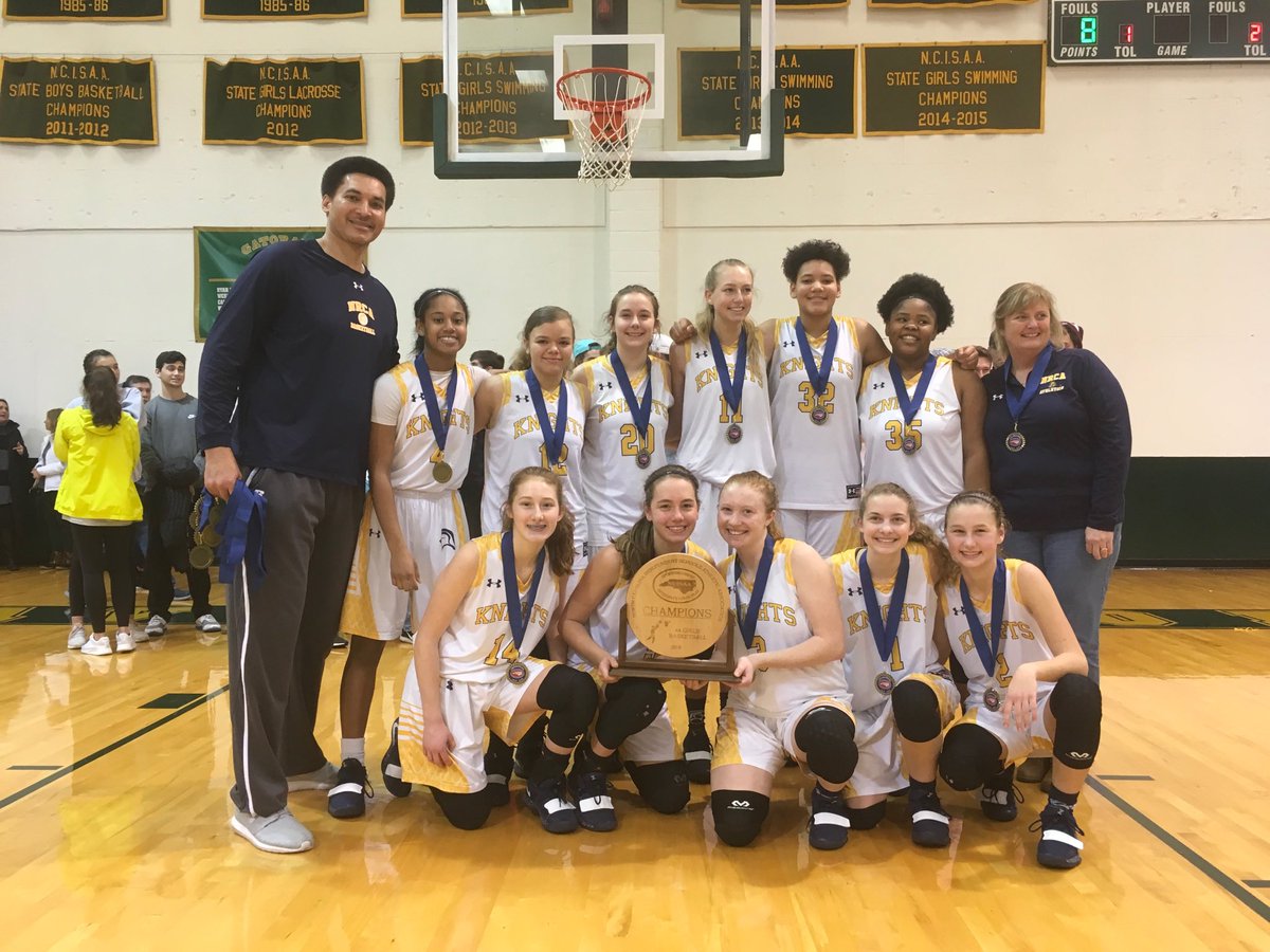 AvieLester's tweet photo. ⁦@nrcawbb⁩ Your 2019 NCISAA 4A State Champions! 26-4. Great season ladies https://t.co/D3ruV88lSH