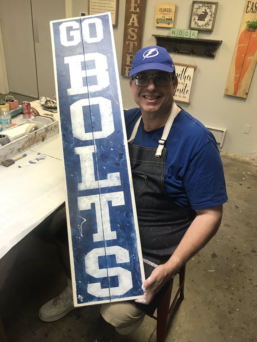 catisconfused's tweet photo. I think my dad just made his case for biggest Bolts fan 😂💙⚡️👏🏻 @TBLightning #hondafansalute #gobolts #supercrafty https://t.co/hQ7E8QDx24