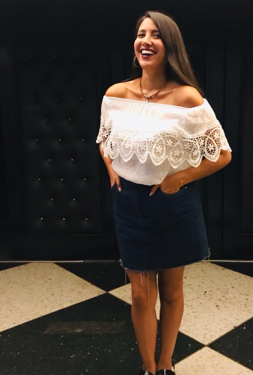 borges_erika's tweet photo. #Selfie para el #SuperLook de #MicaRodriguez By #Dioslascríauy 
#Blusas #Vestiditos #Accesorios #Cueritos #Blanco #Ropa
#AgendaTuVisita ☎️ 096443271 https://t.co/tY6KrJmupB