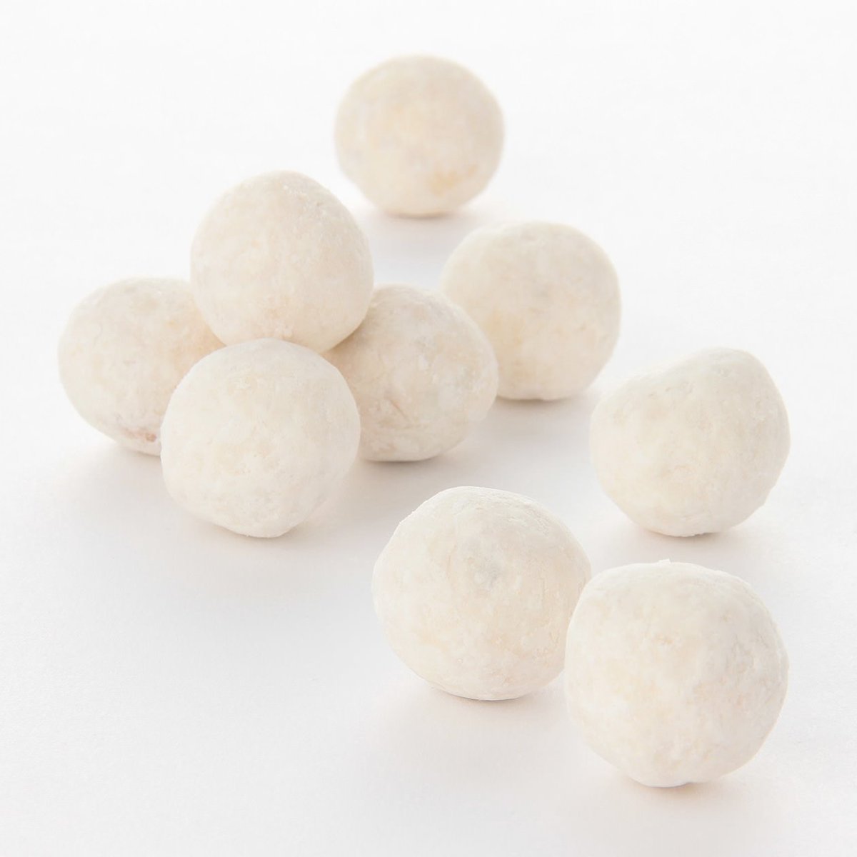 確率 例えば ブールドネージュの場合 アーモンド入りの生地をまるく焼きあげ 粉糖をまぶして仕あげました 白い雪の玉という名前 のフランス菓子です など お菓子に関する簡単な説明や由来がパッケージに記載されている T Co 9gq6zbgxom