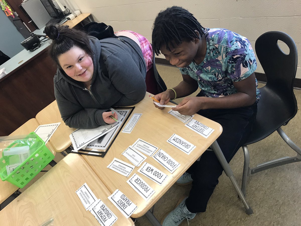 MissRebraca's tweet photo. When the students make your lesson  times more amazing than you thought it would be❤️ love watching these kids learn everyday! https://t.co/VsspFE70od