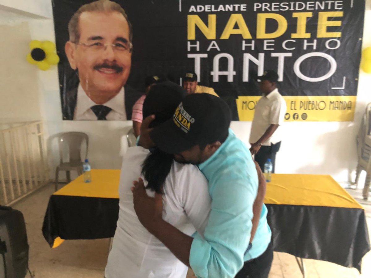 CompresNanan's tweet photo. El pueblo de los Alcarrizos no está dispuesto a perder a @DaniloMedina #ElPuebloMandaRD 4Mas https://t.co/mueKq1oiRQ