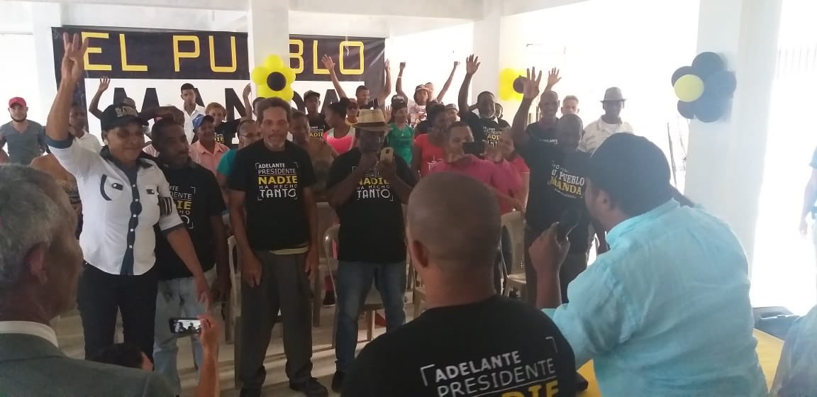 CompresNanan's tweet photo. El pueblo de los Alcarrizos no está dispuesto a perder a @DaniloMedina #ElPuebloMandaRD 4Mas https://t.co/mueKq1oiRQ
