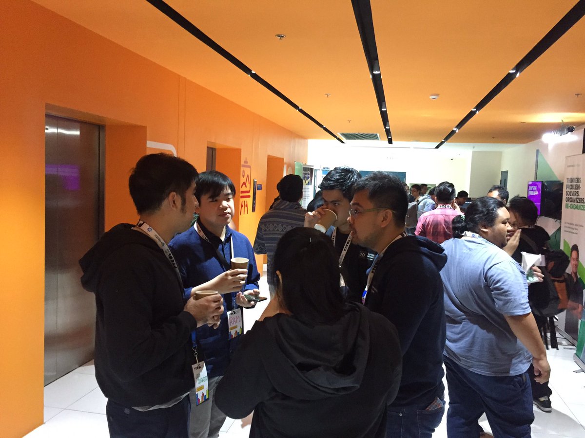 cellofoodiegeek's tweet photo. Not a stand-up meeting but my colleagues in #ThinkingMachines are simply enjoying coffee and tech discussions before #PyConAPAC2019 Day 2 starts. 

#caffeinedpowered #ContinuousImprovement #PythonIsForever https://t.co/WXeJwJ8Jn1