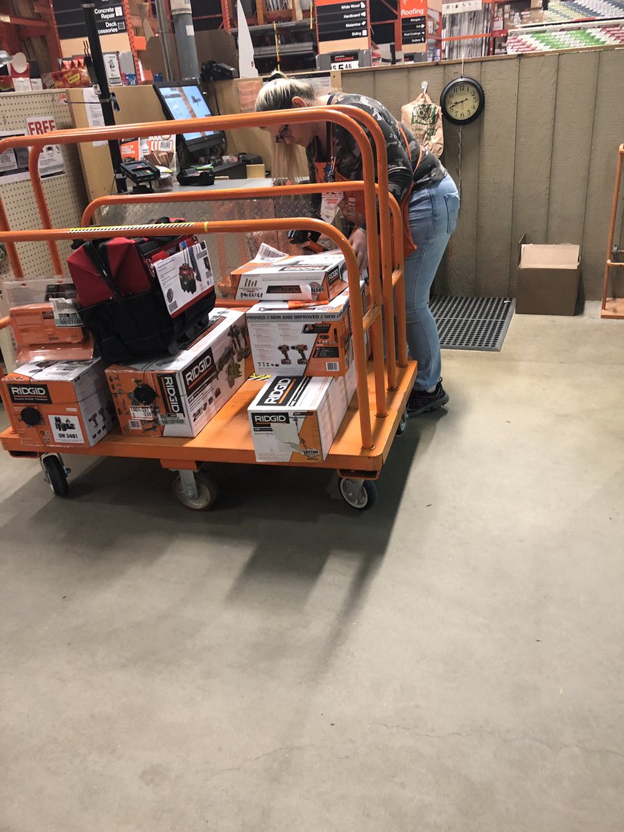 RPARODI2429's tweet photo. $3,423.94 recovery to almost end the night! Customer could not recite his date of birth upon head cashier Kim verifying ID! #D164OrangeProud #frontendrecovery @CollazoH @HDguyDE @PaulDeveno @WILLIAM01376656 @SASM1601 @YourFavoriteASM @JamesHa83936887 https://t.co/nUTMUjJWUc