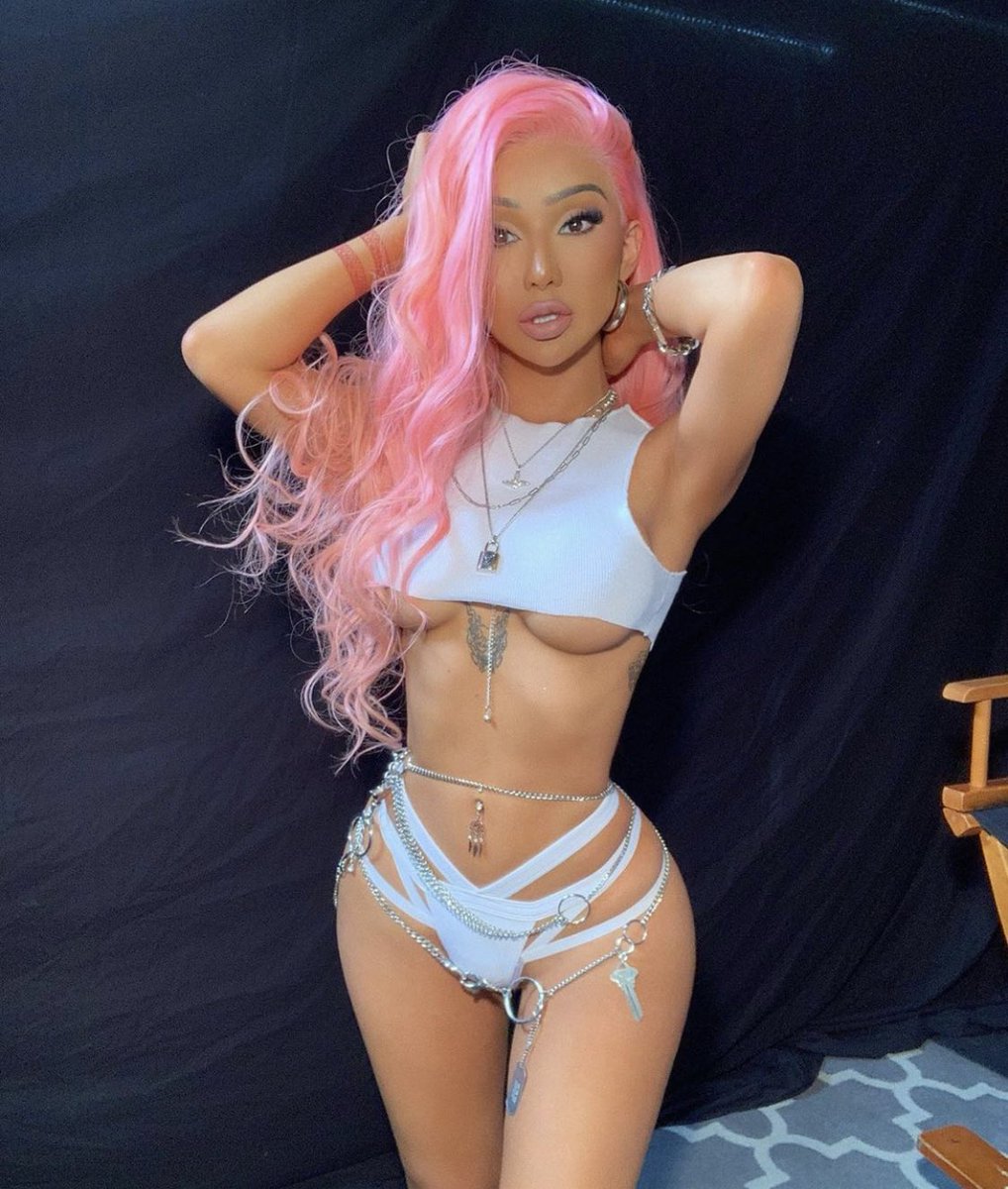 NikitaDragun's tweet photo. “we should see other people”

me: “who you tryna see?” https://t.co/vN6A4XHhzD