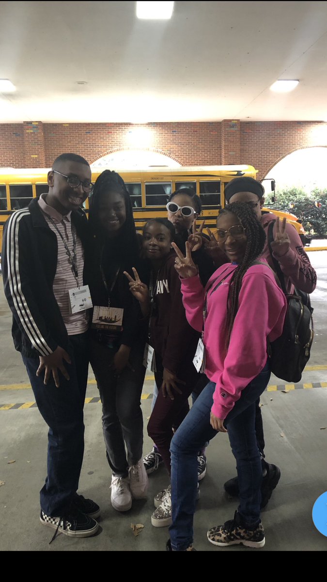 iamparisallen's tweet photo. Beta Con 2019 💙❤️🐯 #betaCon2019 #lestigers https://t.co/ITTEGekS2l