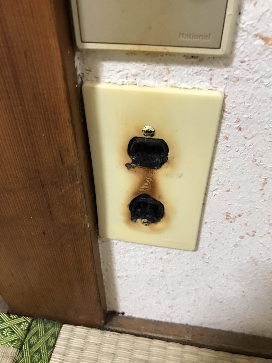 沼澤栄一亀戸の電気屋 沼ちゃん もう冬も終わりというのに この冬何個目かな 5個かな 電気ストーブを使っていたそうです 元々古いコンセントだから コンセントもグラグラだったと思います コンセントを交換し 電気機器の使い方を説明して完了 沼澤栄一亀戸の電気屋 沼ちゃん もう冬も終わりというのに この冬何個目かな 5個かな 電気ストーブを使っていたそうです 元々古いコンセントだから コンセントもグラグラだったと思います コンセントを交換し 電気機器の使い方を説明して完了