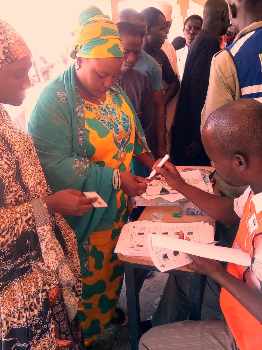 BornoYoung's tweet photo. On election day.

I Fatima Mohammed Abbas, casted my votes at my polling unit in Maiduguri for the Presidential and National Assembly Elections. #NigeriaDecides2019 

My votes count. #NextLevelWithBuhari https://t.co/xTv6dOOqki
