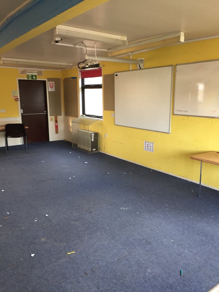 ysgolcarno's tweet photo. Od gweld yr hen ysgol yn wag. Pennod newydd ar droed.  Very odd feeling seeing the old school empty. Exciting times ahead #atgofion #atsain #diweddcyfnod #cychwynnewydd @Planpowysschool @CSPowys @ysgolionpowys https://t.co/UmVV5UIZ0a