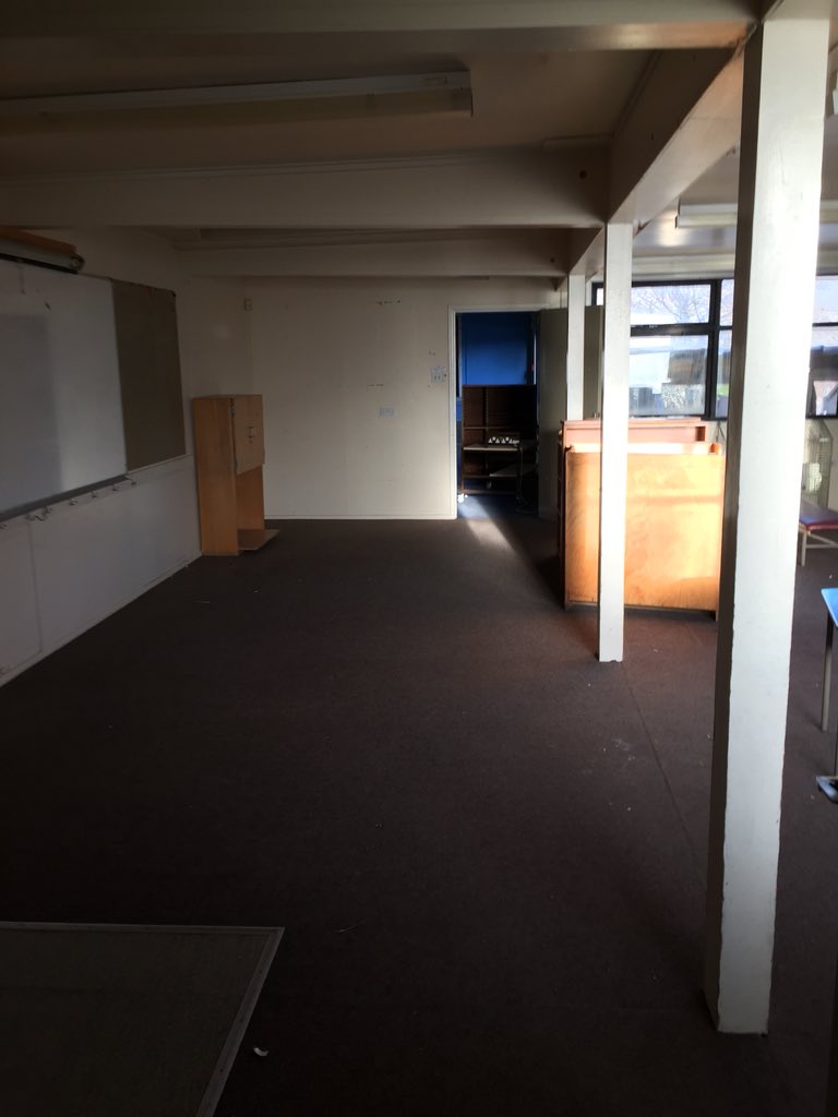ysgolcarno's tweet photo. Od gweld yr hen ysgol yn wag. Pennod newydd ar droed.  Very odd feeling seeing the old school empty. Exciting times ahead #atgofion #atsain #diweddcyfnod #cychwynnewydd @Planpowysschool @CSPowys @ysgolionpowys https://t.co/UmVV5UIZ0a