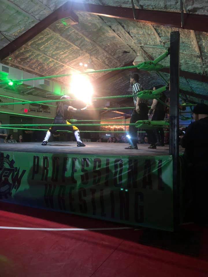 RealFujiBrown's tweet photo. This pic is a pretty sweet visual. "I am the Light, it is ๐ฅ that you seek" #CyraxHumanForm #StayReadyRonin #AllNaturalNinja #ProjectFuji @4MonsterFactory @TheMFPW https://t.co/fU1c9y2xtb