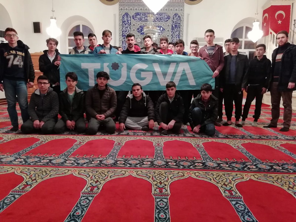 Tügva Eşme lise Koordinatörlüğümüz Uşak da düzenlediğimiz kampimizi sabah namazı etkinliğiyle tamamlamıştır. 
#tügva
#tügvaesme 
#tügva