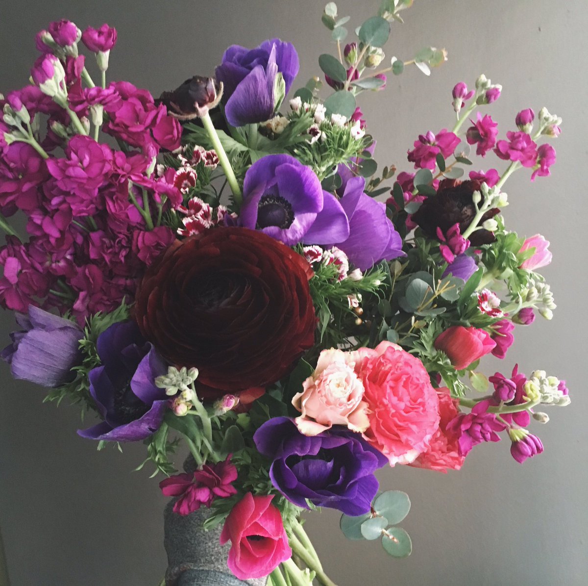 오늘 수목드라마 #봄이오나봄 촬영에 보내드린 꽃다발 여러분 드라마 봄이오나봄 많이 봐주세요~ 이유리 엄지원 배우님 연기 최고 완전 최고임...