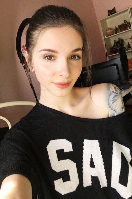 ‧⁺˚*･༓☾ ᵐᵃʳʸ ☽༓･*˚⁺‧ - sad goth 💀@suicidegirls https://t.co/VzHL5F1Q47
