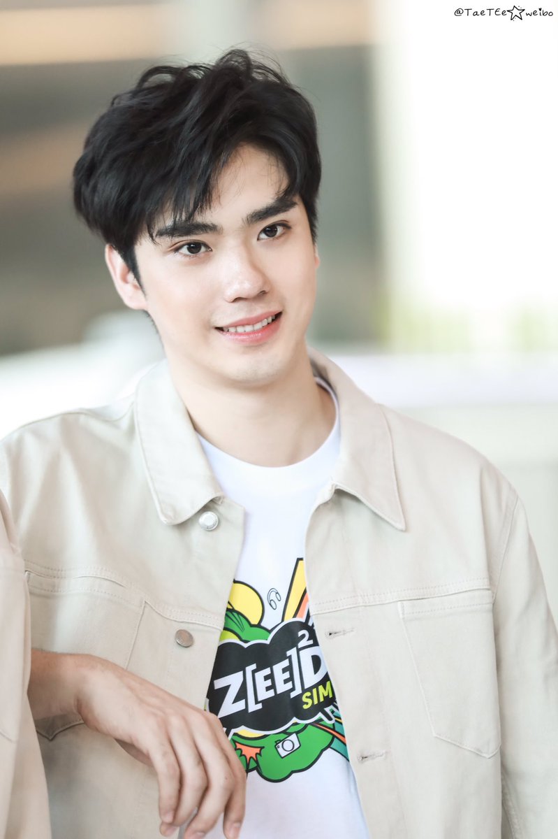 TaeTEe_Weibo's tweet photo. 【190201 #aisdigitalintelligentnation2019 】
今天的活动一切顺利٩(^ᴗ^)۶
📸:🧚🏻♀️
#ZeedSimSBFIVE
#เต้ติสชีวิตโลเทค
#taedarvid
#อะไรอะไรก็ตี๋
#Teethanapon https://t.co/5YHW1Ci856