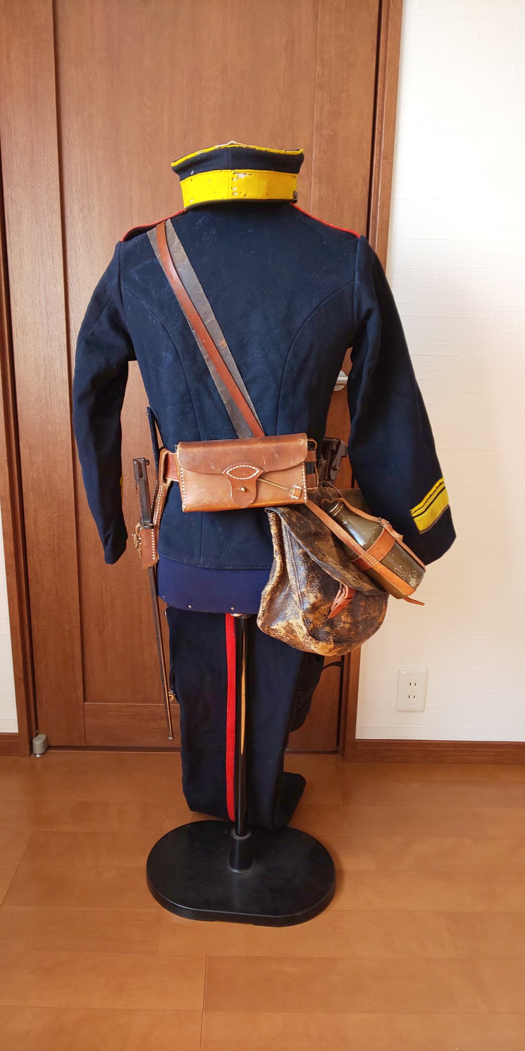 サムハラ 明治陸軍の装備 軍帽 軍服は実物 腰装備は複製品 雑嚢と水筒は代用品 今はこれが限界です