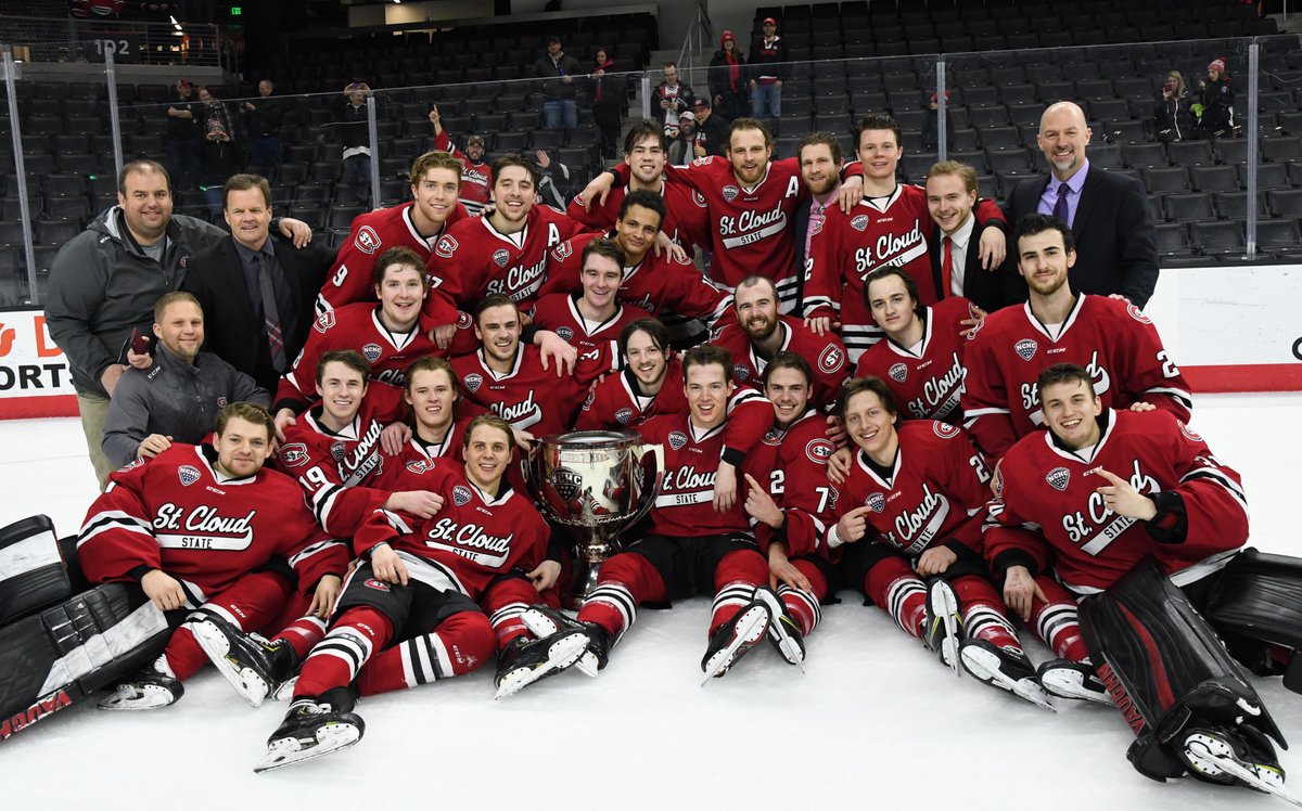 TheNCHC's tweet photo. Back-to-back!

3⃣ in 6⃣ years

#PenroseCup🏆 | #NCHCHockey | #unleashSCSU https://t.co/9EwBm998uG