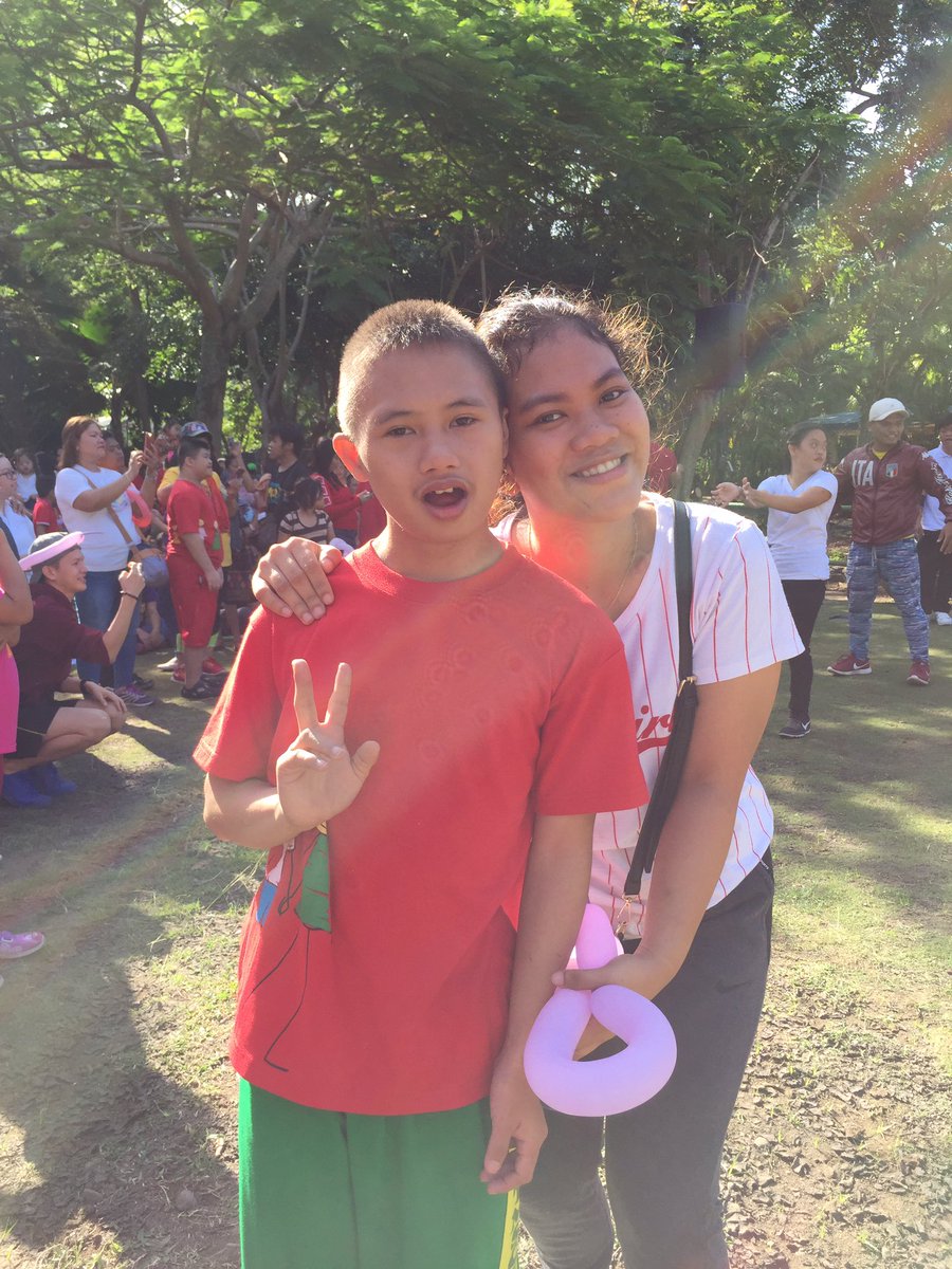 DreyAding's tweet photo. Got a chance to walk with these beautiful creations of God!❤️ #Ahappywalkfordownsyndrome2k19
#allfordown https://t.co/LnThec6lHH