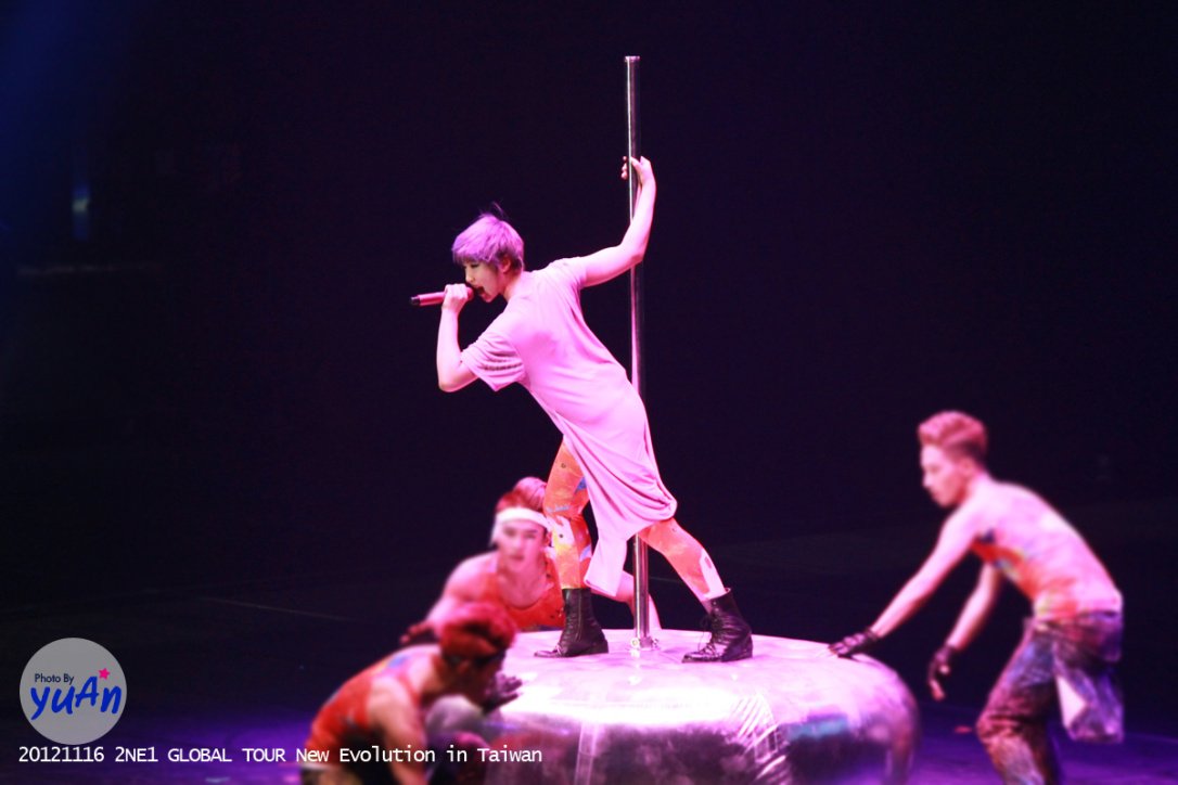 minzyhq's tweet photo. 121116 MINZY at New Evolution in Taiwan

© 6_6-yuAn https://t.co/slMy2pZkNb