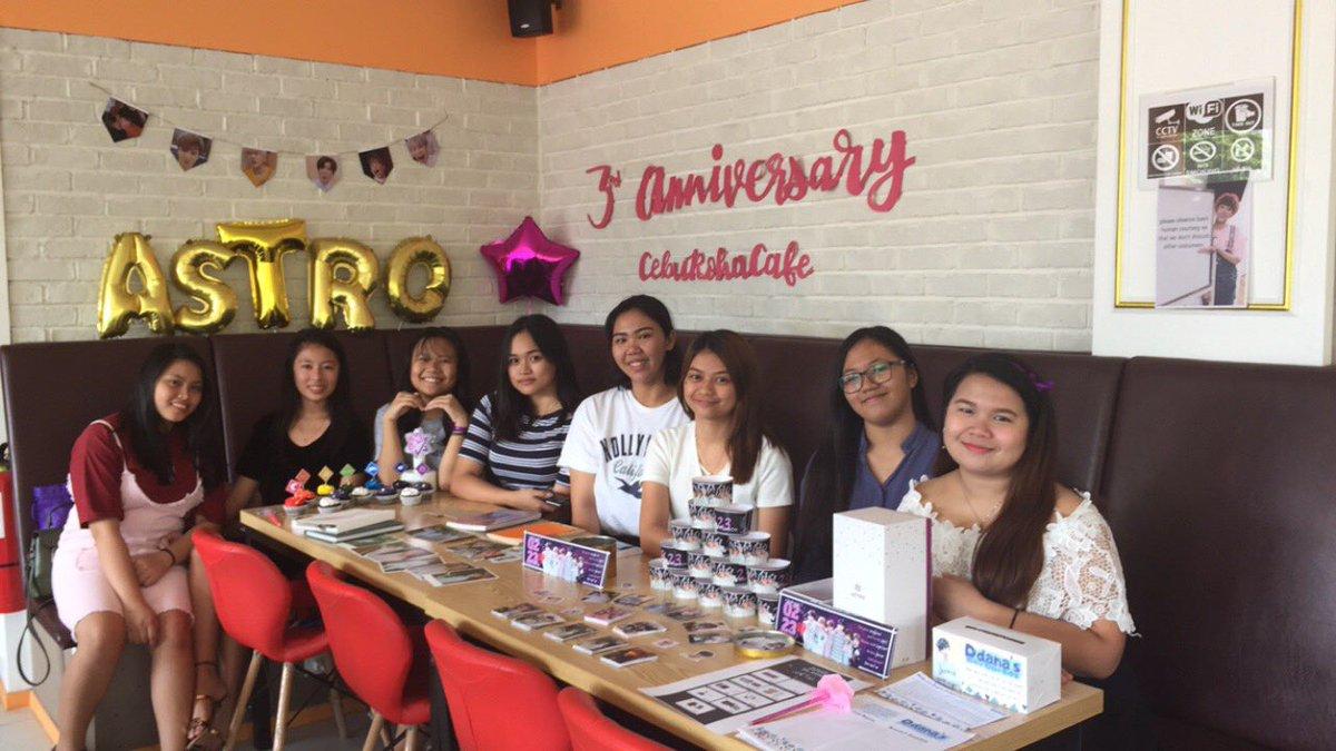 jaeusng's tweet photo. HAPPY! 3RD! ANNIVERSARY! ASTRO!

thank u so much @AstroCEBUPH for organizing this successful event! (charot) hoping for more fan gathering and events soon!

and thank you to my co-admins, let's meet again soon! 💜

#HappyASTRODay #HappyArohaDay #3YearsWithAstro #CebuRohaCafe https://t.co/lGLFYc6lwU