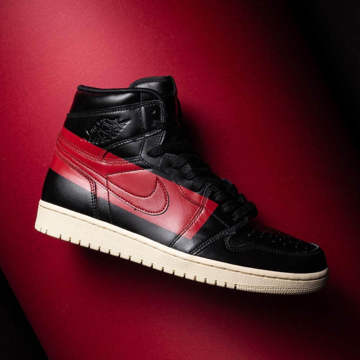 jordan 1 defiant couture crease