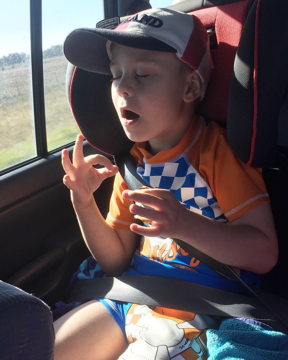 BlomquistTara's tweet photo. Meditation 🧘♂️ in the car. #findingzen #harryjames #meditation https://t.co/ZUvdkGl3eL