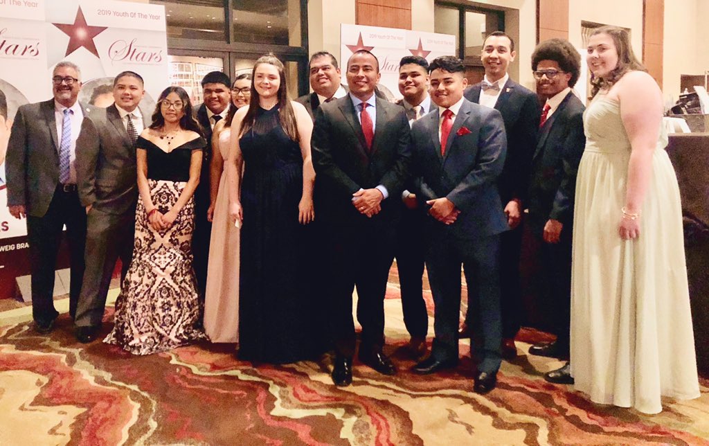 DanielVPhx's tweet photo. As a former Club kid, there were many familiar stories tonight. It was a special moment to speak with this year’s Youth of the Year from each branch of the #BGCMP. https://t.co/Jxc8jvYz8W