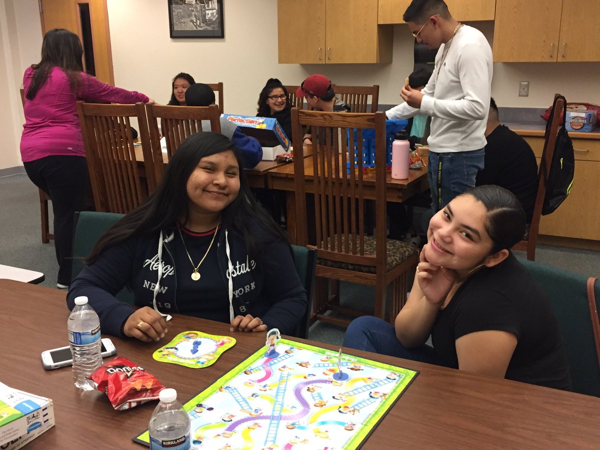 MdnBuddies2016's tweet photo. So much fun at game day! #mdnbuddies #bbaz https://t.co/LjLCg4j2Vu