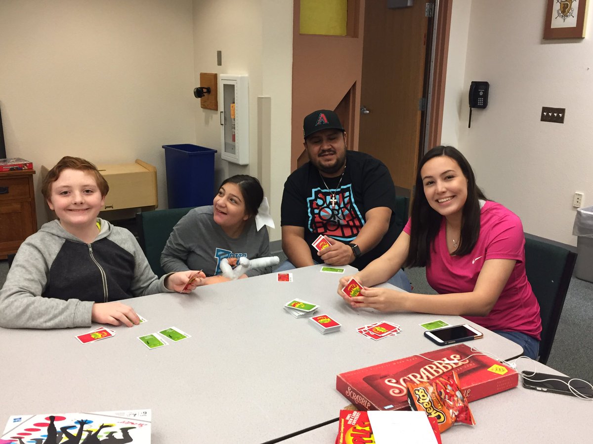 MdnBuddies2016's tweet photo. So much fun at game day! #mdnbuddies #bbaz https://t.co/LjLCg4j2Vu