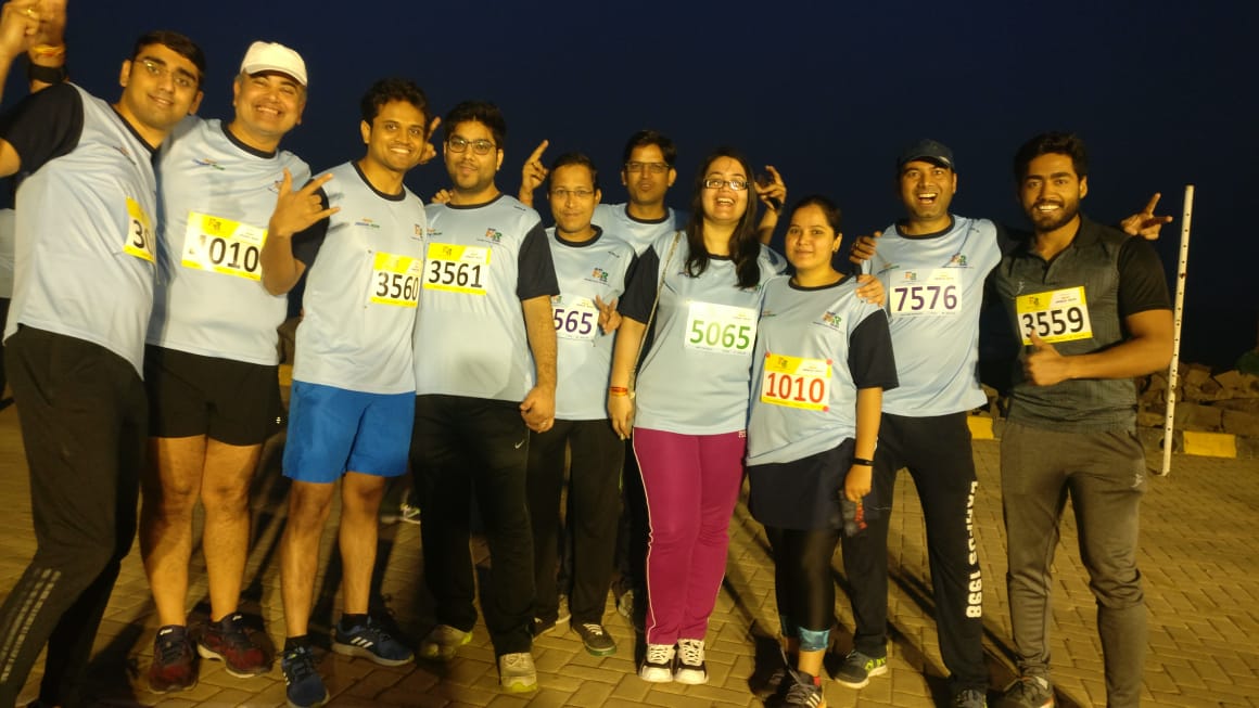 GrasimInd's tweet photo. A team that Runs together Wins together @GrasimInd @BirlaCellulose @AdityaBirlaGrp at @RunwithRIR #Mumbai #SundayMotivation
#NoHaarForHR #RunHRRun #RunIndiaRun https://t.co/RNhskOBiBy