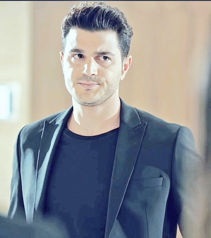 Allah'ımmm bu ne yakışıklılık😍

Sana düşmemek elde değil 🙈

#BurakSevinç #Söz #EyFet