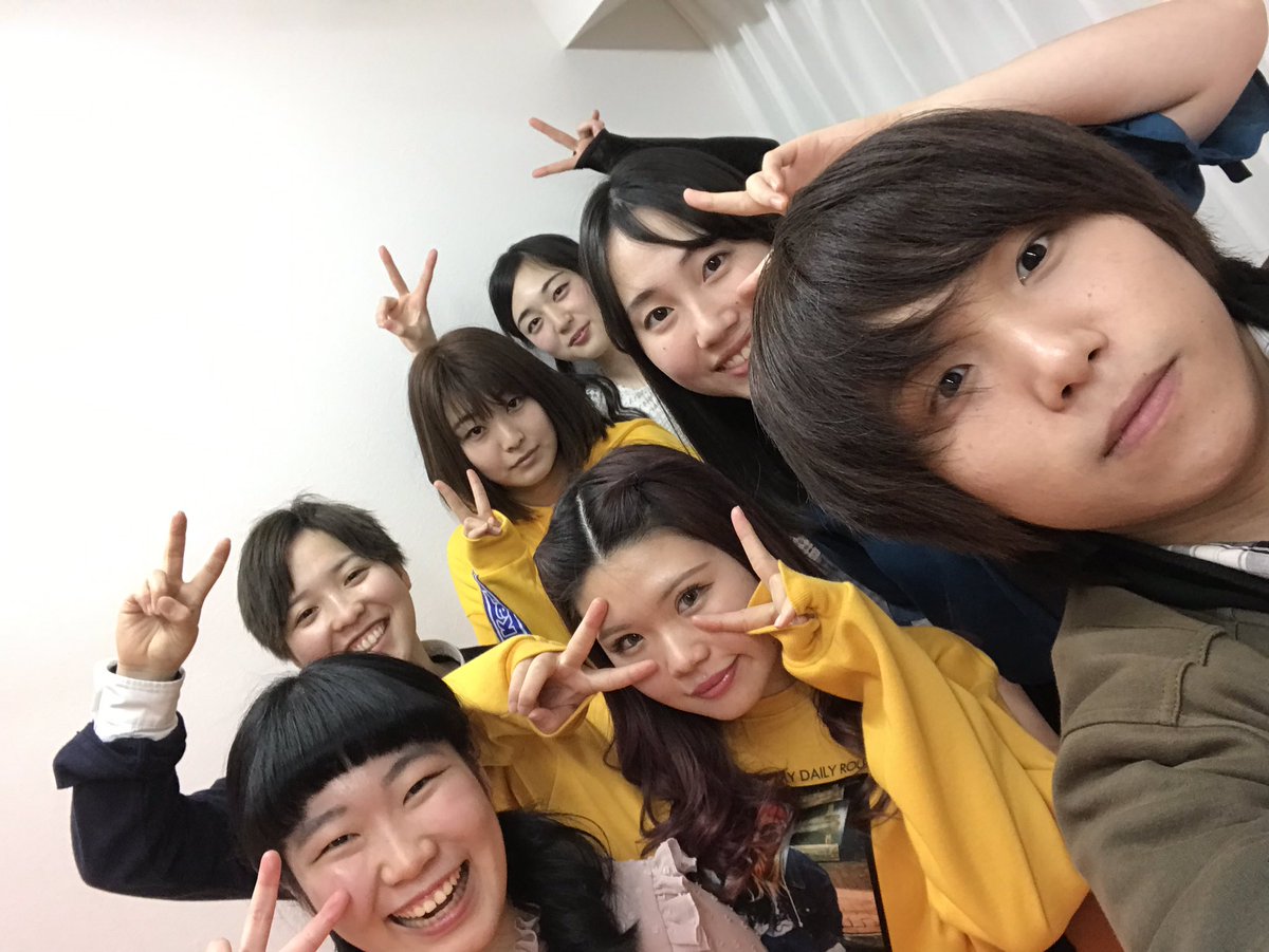 jea_info's tweet photo. 【GO ONE ACT】
ゲネプロが終わり、ただ今休憩中のKOBA クラスのみんなですヽ(*´∀｀)
#GOONEACT #演技 #JEA https://t.co/5SnmacWBet