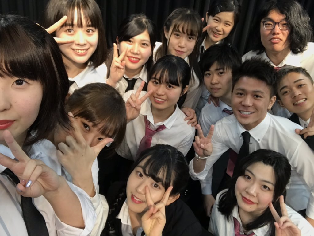 jea_info's tweet photo. 【GO ONE ACT】
ゲネプロ終わりの大村クラスです(*^^*)
休憩中もセリフ合わせしてましたっ！本番がんばれー！
#GOONEACT #演技 #JEA https://t.co/guTnJNKHds