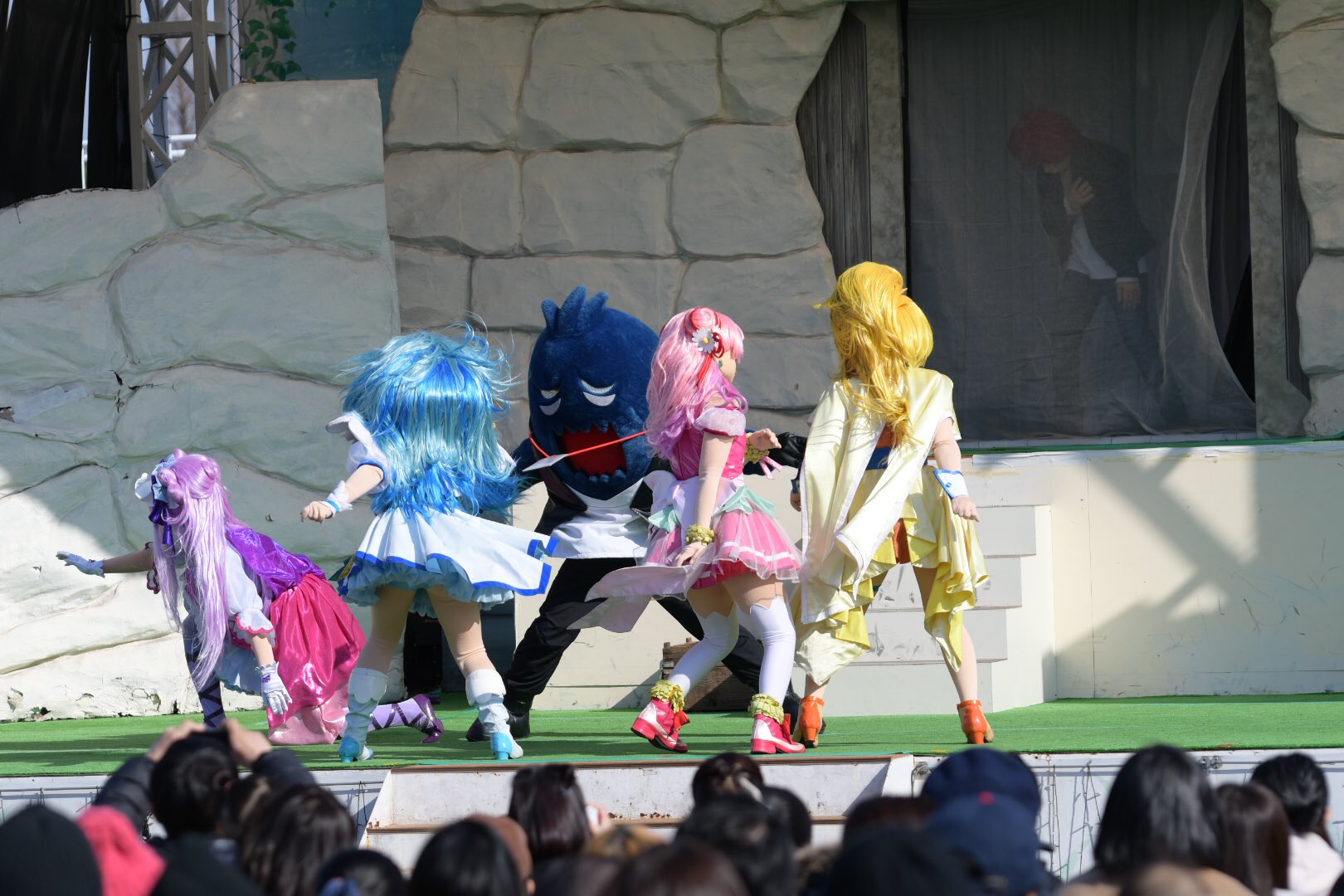 こうちゃんダヨー 秋ダヨ プリキュアショー楽しかった パワーで解決するのが素敵でした 動画はダメで静止画は上げていいらしいのでペタリ というかこの写真だけじゃなんなのか分からん モウオシマイダ よみうりランド プリキュアショー T