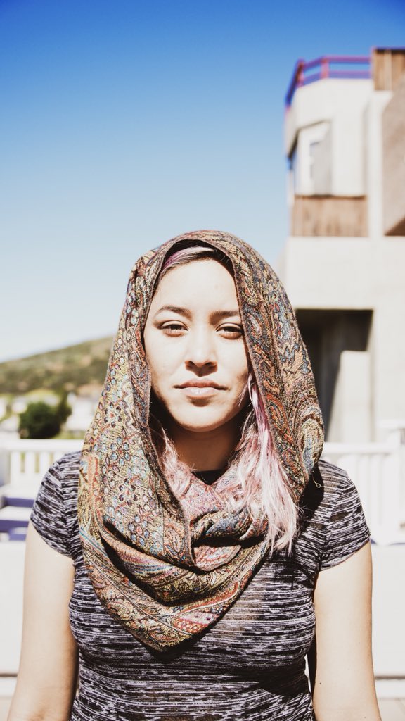 bextabae's tweet photo. No one above me 
No one below me 
Everyone next to me  
#huggg photography https://t.co/kmFySqyCku