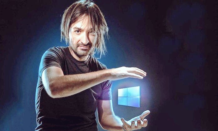 KFCurtin's tweet photo. Microsoft is about to break the internet &amp; replace it with a Hololens 2!  - Livestream today's announcement here: https://t.co/tgnoE2CStK 
#AR #AugmentedReality #MixedReality #XR #VR #SpatialComputing #VirtualReality #MWC19 #MWC2019 #MWC #HoloLens https://t.co/gykBs6TR8c