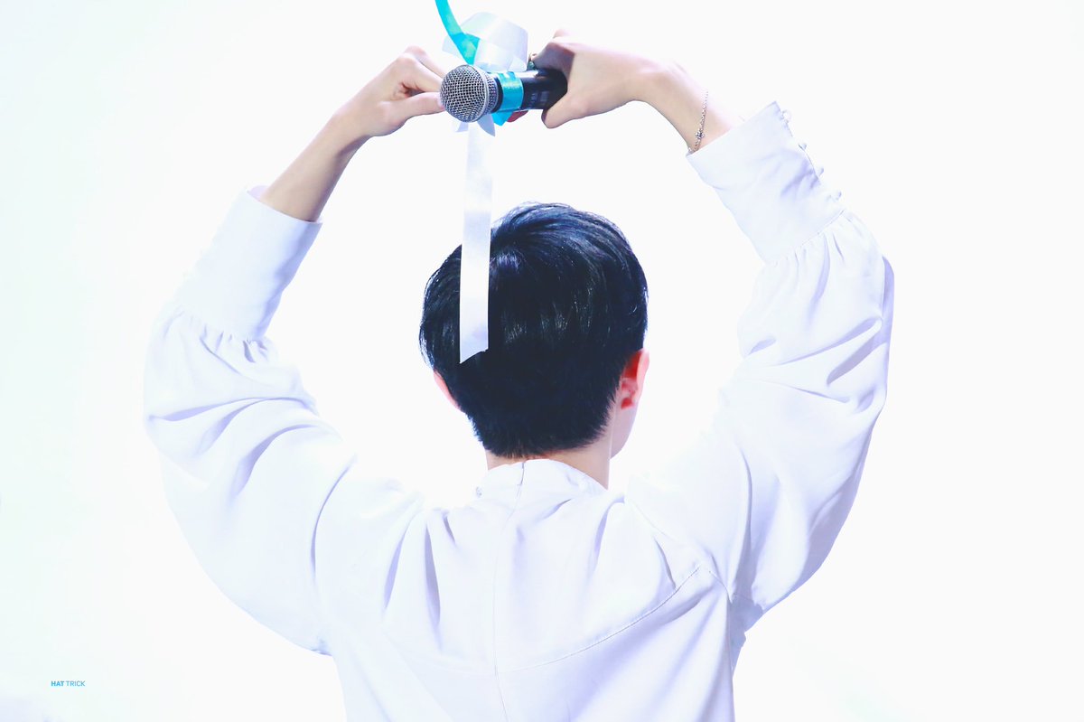 #김재환사랑해 
#김재환소중해
우리몬모 예쁜것만 보고 예쁜말만 들어요