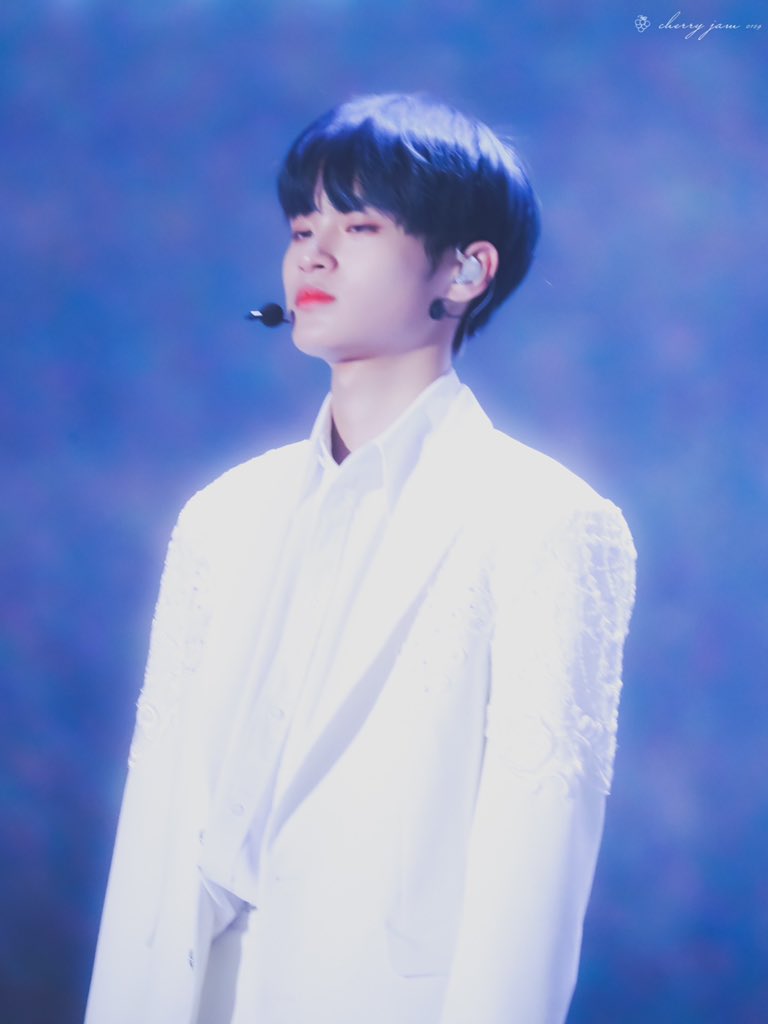 CHERRYJAM0129's tweet photo. 190126 THEREFORE 
#이대휘 #대휘 #휘 #Daehwi #HWI https://t.co/BZhwlE4kFQ