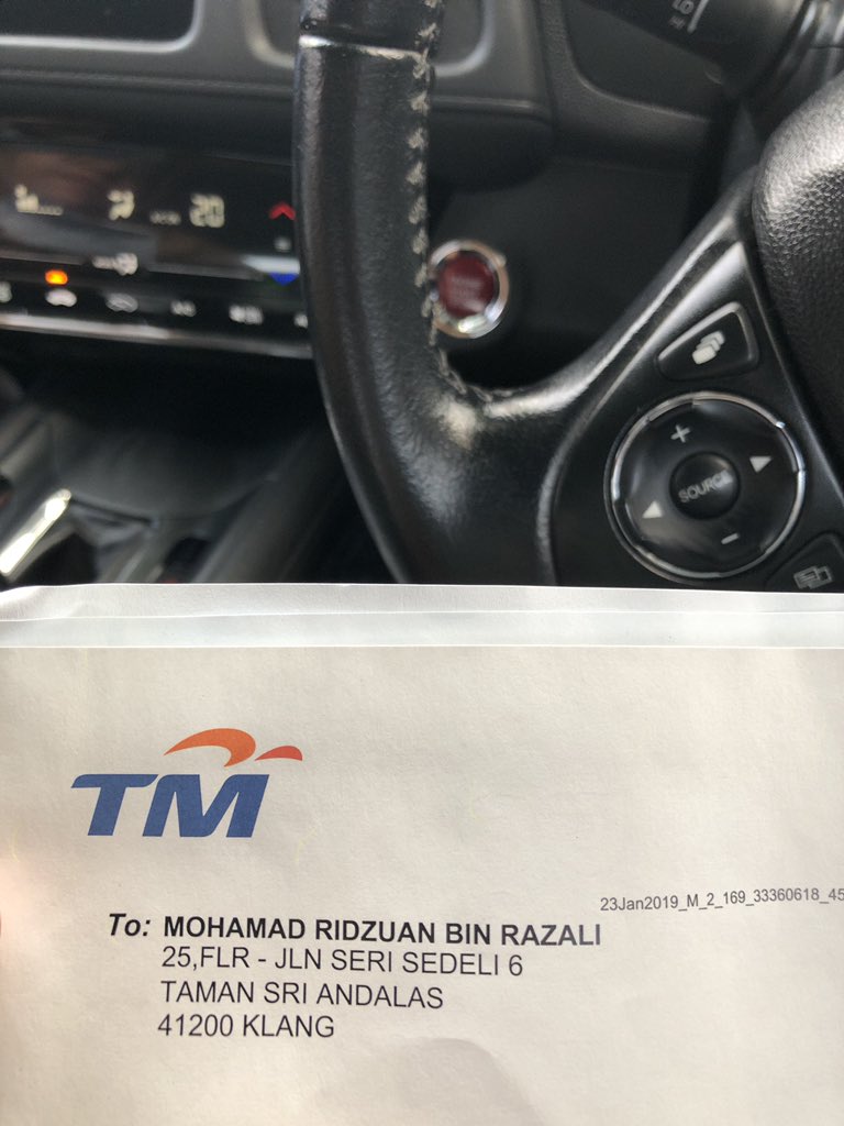 fqxzmn's tweet photo. So I nk cari owner yang pernah menyewa rumah I before this. Kau buat perangai. Dh lh duit sewa 7-8 bulan tk bayar. Bil elektrik sampai 2k tak bayar, bil air RM400 tak bayar2. Pastu dh kene halau, buat perangai datang rumah aku, pegi turn on semua suis dekat master room. https://t.co/6X8469IVjz