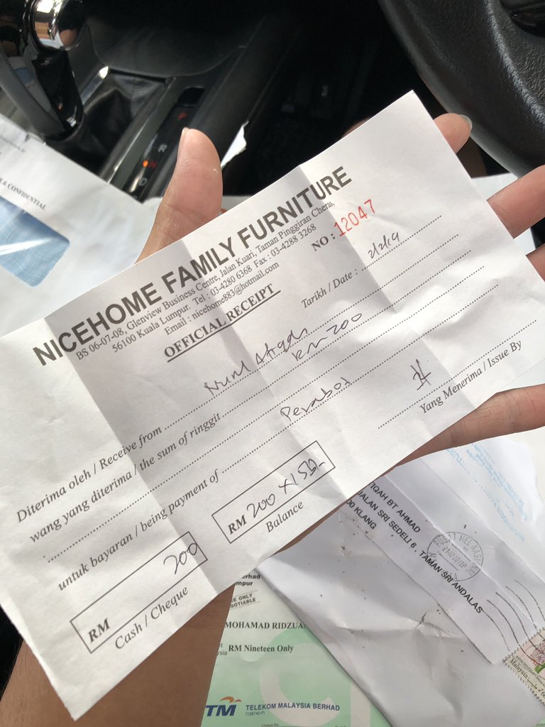 fqxzmn's tweet photo. So I nk cari owner yang pernah menyewa rumah I before this. Kau buat perangai. Dh lh duit sewa 7-8 bulan tk bayar. Bil elektrik sampai 2k tak bayar, bil air RM400 tak bayar2. Pastu dh kene halau, buat perangai datang rumah aku, pegi turn on semua suis dekat master room. https://t.co/6X8469IVjz
