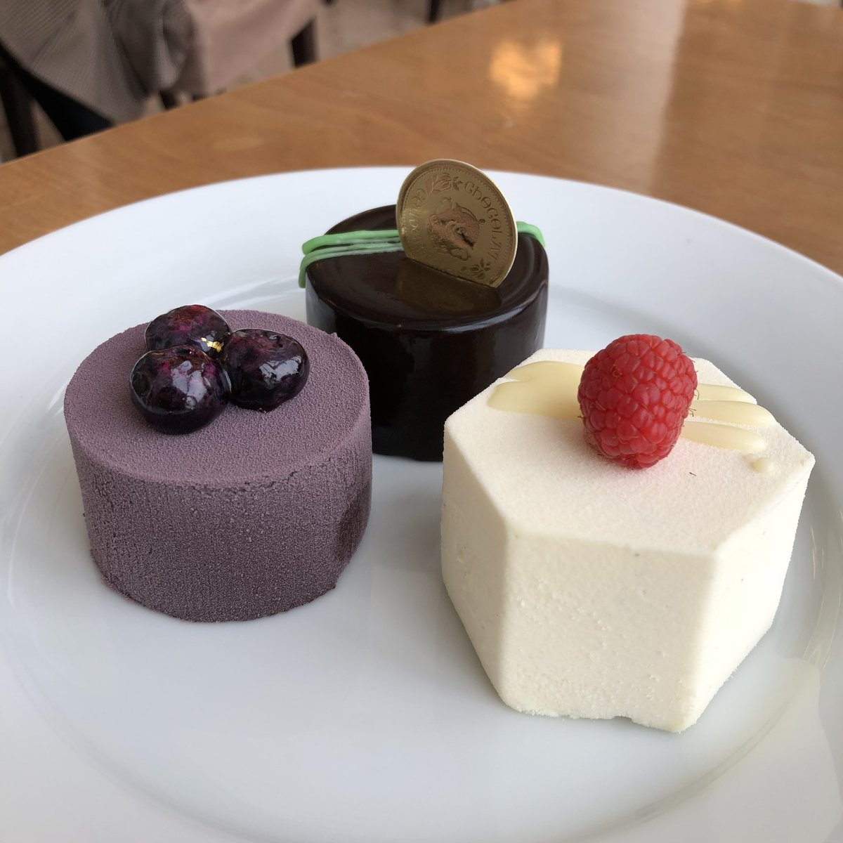 ましゃ ガトキンのデザートビュッフェにきたんだにゃ 一通り食べて やっぱり軽食に走るヤツ 笑 最近リピしたいケーキがない と言うか ケーキ欲が薄れてるせい ŧ ŧ ๑ ㅂ ๑ ŧ ŧ シャトレーゼガトーキングダム ケースバイキング T Co ましゃ ガトキンのデザートビュッフェにきたんだにゃ 一通り食べて やっぱり軽食に走るヤツ 笑 最近リピしたいケーキがない と言うか ケーキ欲が薄れてるせい ŧ ŧ ๑ ㅂ ๑ ŧ ŧ シャトレーゼガトーキングダム ケースバイキング T Co